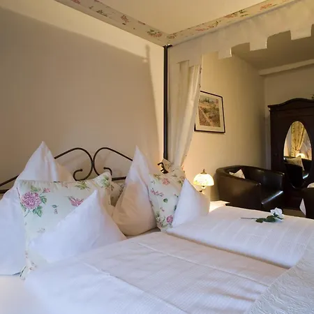 Burghaus & Kronenburg Dahlem (Euskirchen)