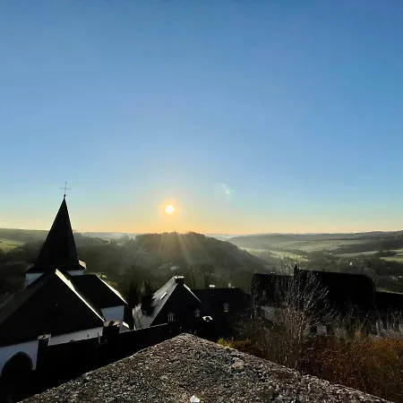 Burghaus & Kronenburg Hotel