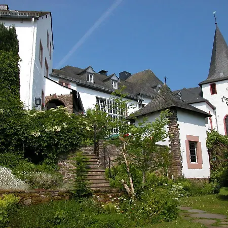 Burghaus & Kronenburg