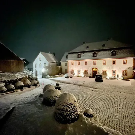 Hotel Burghaus&villa Kronenburg 3*