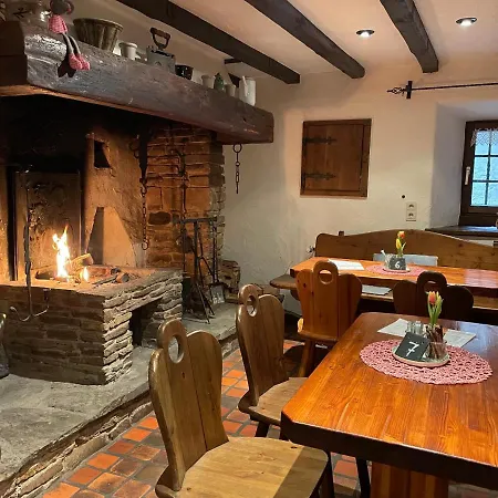 Burghaus & Kronenburg 3*