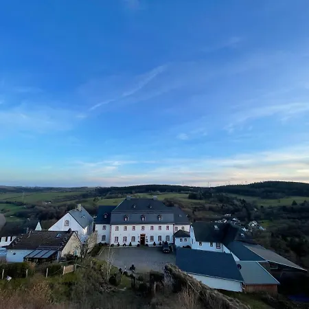 Burghaus & Kronenburg Hotel 3*