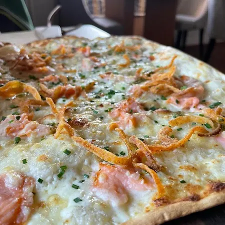 Burghaus & Kronenburg Hotel 3*