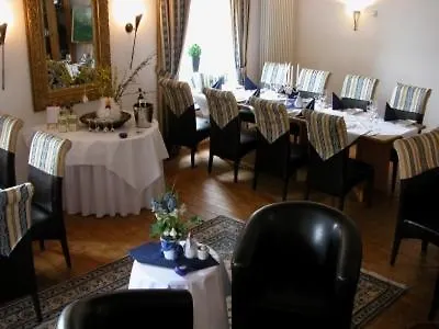 Hotel Burghaus & Kronenburg