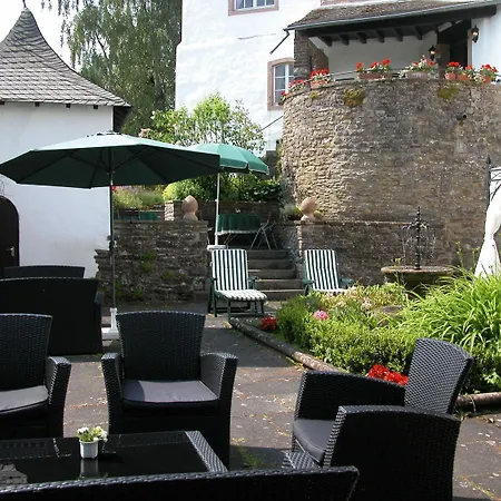 Burghaus & Kronenburg 3* Dahlem (Euskirchen)