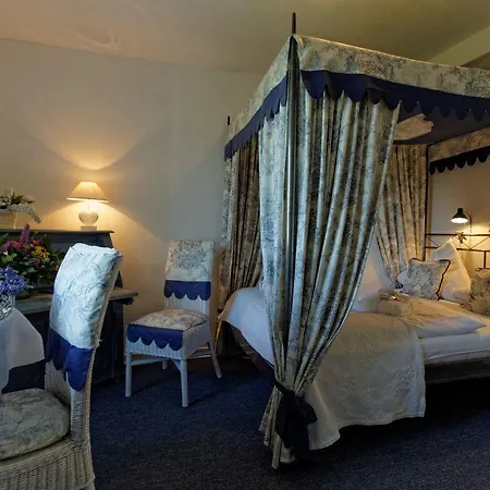 Hotel Burghaus & Kronenburg Dahlem (Euskirchen)