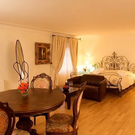 Burghaus & Kronenburg 3*