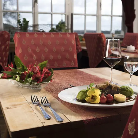 Burghaus & Kronenburg Hotel 3*