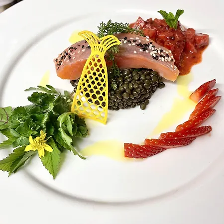 Burghaus & Kronenburg 3*