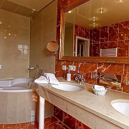 Burghaus & Kronenburg 3* Dahlem (Euskirchen)