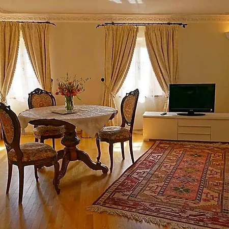 Hotel Burghaus & Kronenburg 3*