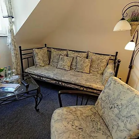 Hotel Burghaus & Kronenburg Dahlem (Euskirchen)
