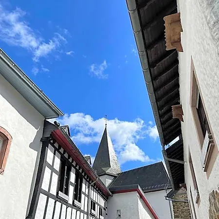 Hotel Burghaus & Kronenburg Dahlem (Euskirchen)