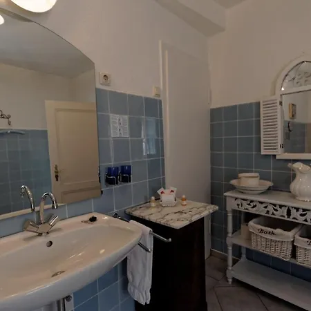 Burghaus & Kronenburg 3*