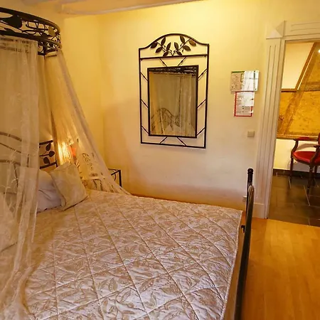 Hotel Burghaus & Kronenburg Dahlem (Euskirchen)