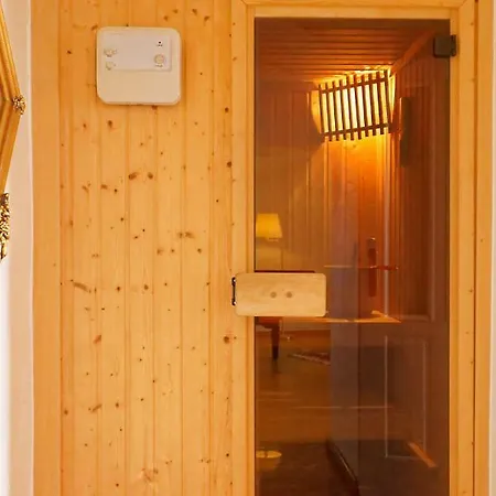 Burghaus & Kronenburg 3*