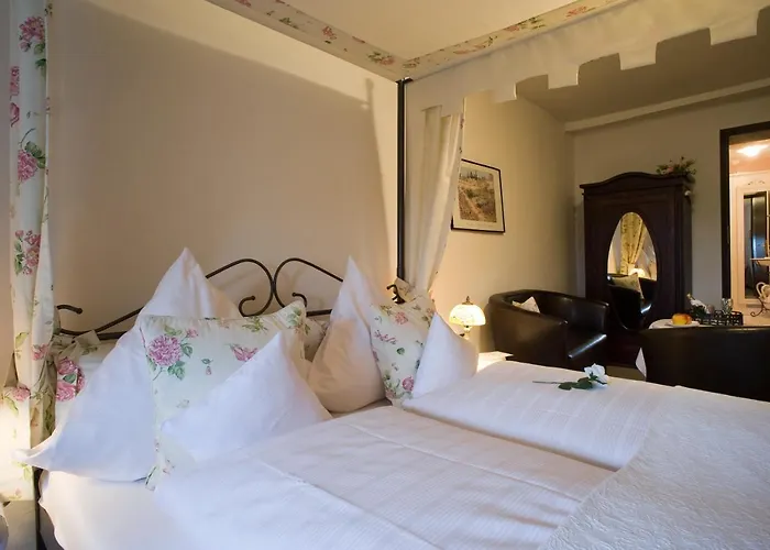 Burghaus & Kronenburg Dahlem