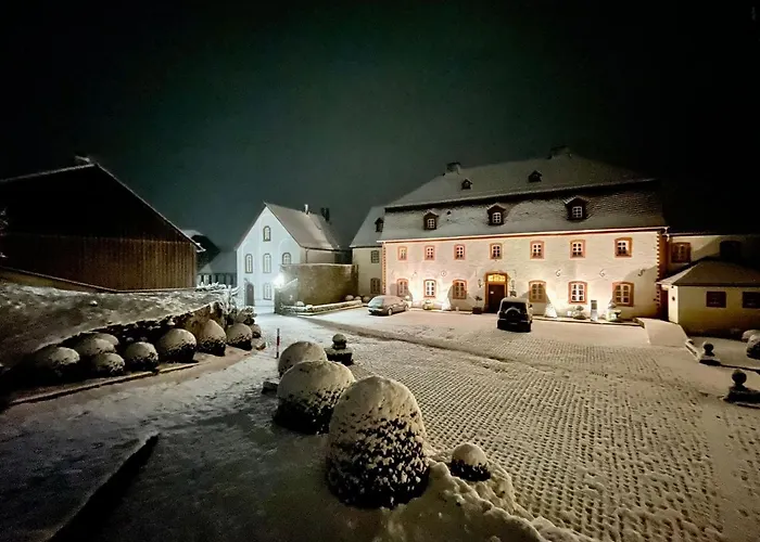 Hotel Burghaus & Kronenburg 3*