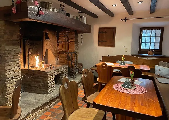 Burghaus & Kronenburg 3*