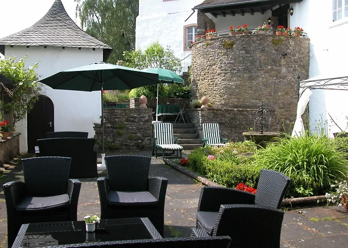 Burghaus & Kronenburg 3* Dahlem