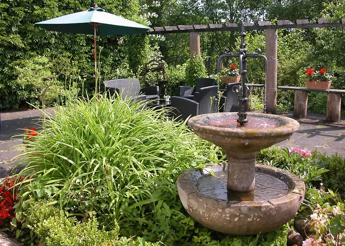 Burghaus & Kronenburg