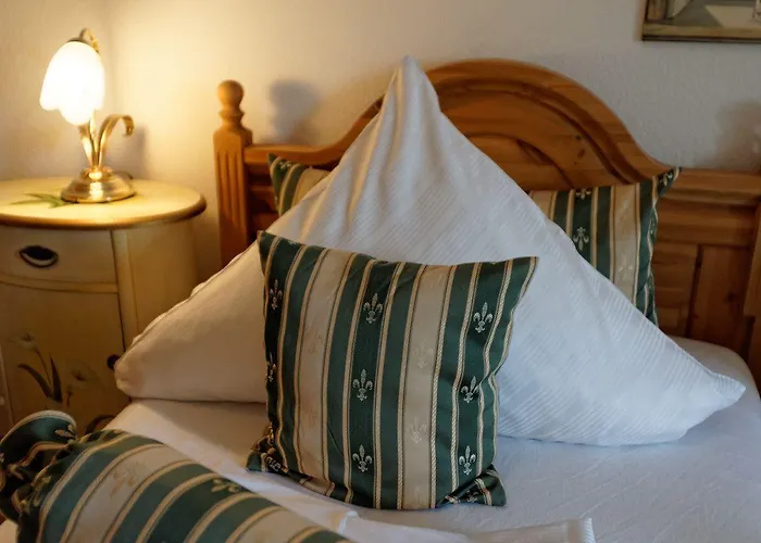 Burghaus & Kronenburg 3*