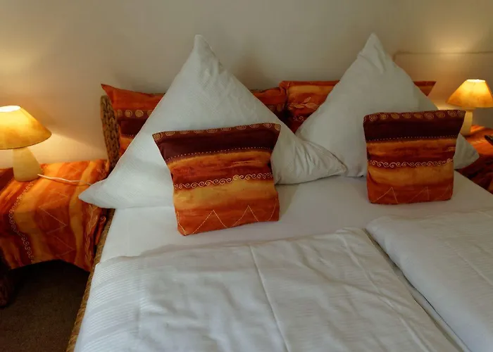 Burghaus & Kronenburg ホテル