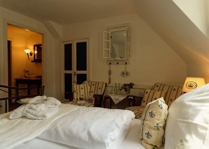 Hotel Burghaus & Kronenburg