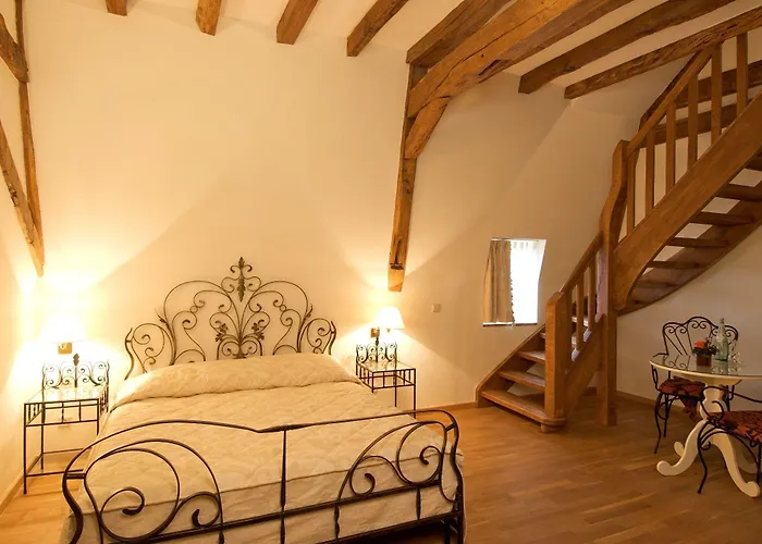 Burghaus & Kronenburg 3*