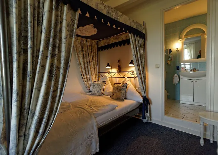 ホテル Burghaus & Kronenburg