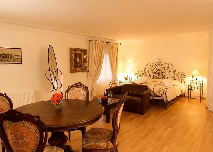 Burghaus & Kronenburg 3*