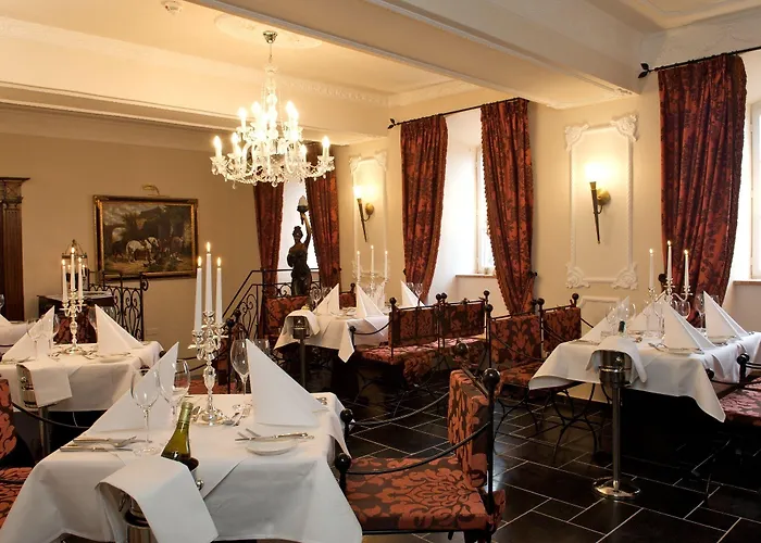 Burghaus & Kronenburg Hotel Dahlem (Euskirchen)