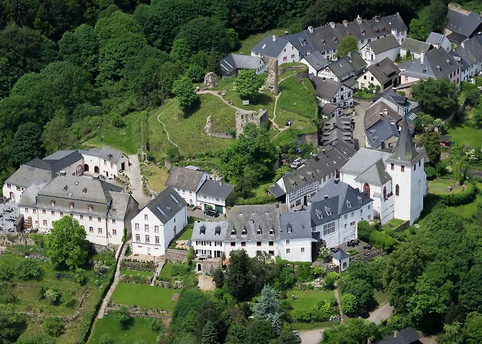 Hotel Burghaus & Kronenburg Dahlem (Euskirchen)