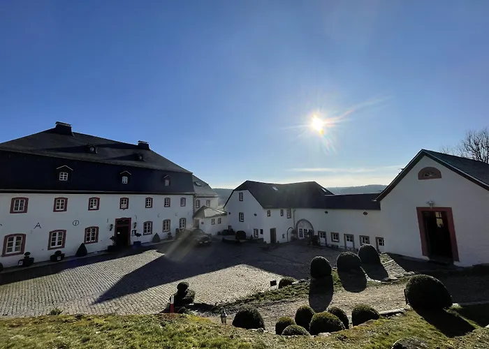 Hotel Burghaus & Kronenburg 3*