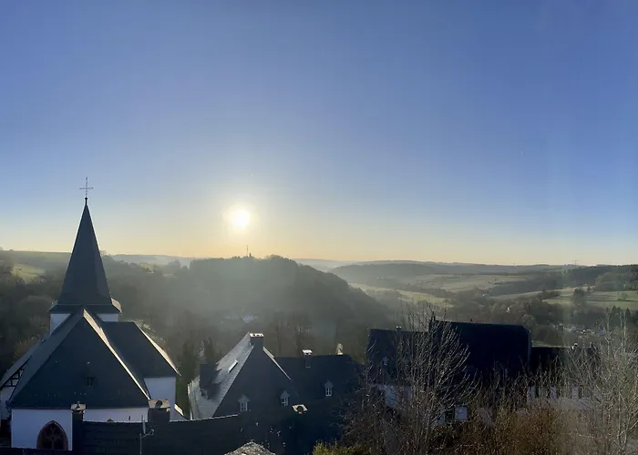 Hotel Burghaus & Kronenburg 3*