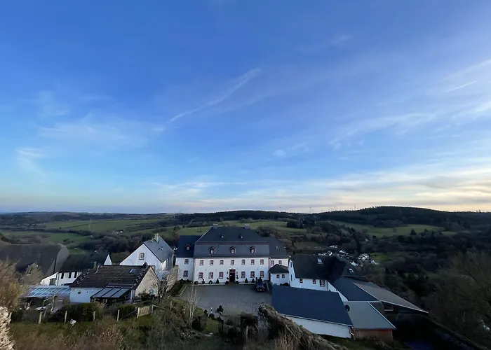 Hotel Burghaus & Kronenburg